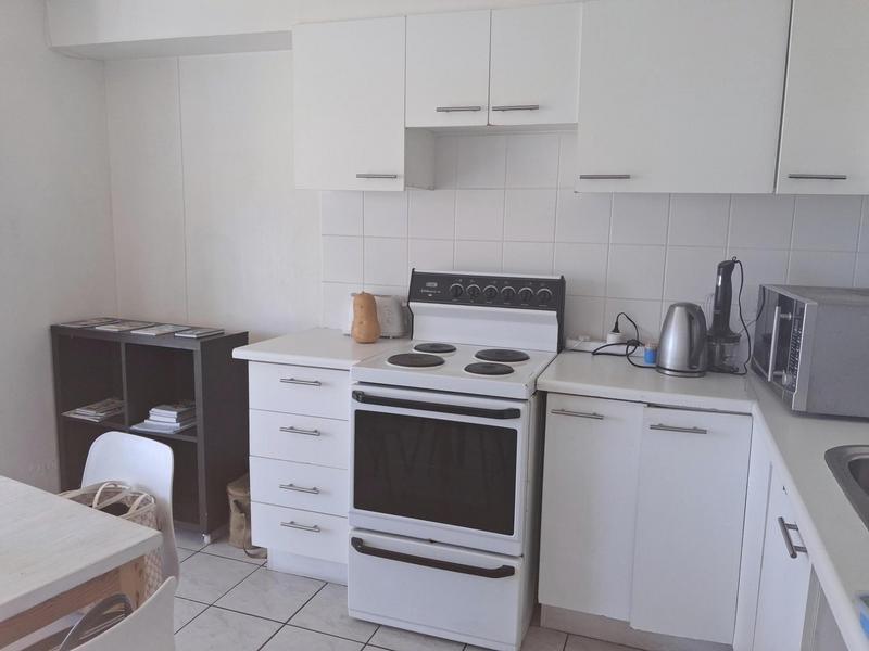 To Let 1 Bedroom Property for Rent in Vredehoek Western Cape